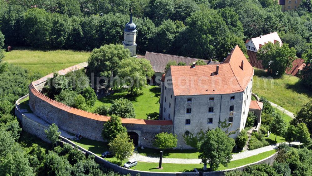 Aerial image Gnotzheim - Burg Spielberg auf dem nordwestlichen Ende des Hahnenkamms in Gnotzheim, Bayern. Es ist im Besitz der Künstlerfamilie Steinacker die dort Bildwerke von Ernst Steinacker ausstellt. Castle Spielberg on the northwestern end of the hill Hahnenkamm in Gnotzheim, Bavaria. It is in the possession of the artistic family Steinacker. The works of Ernst Steinacker are being showed there.