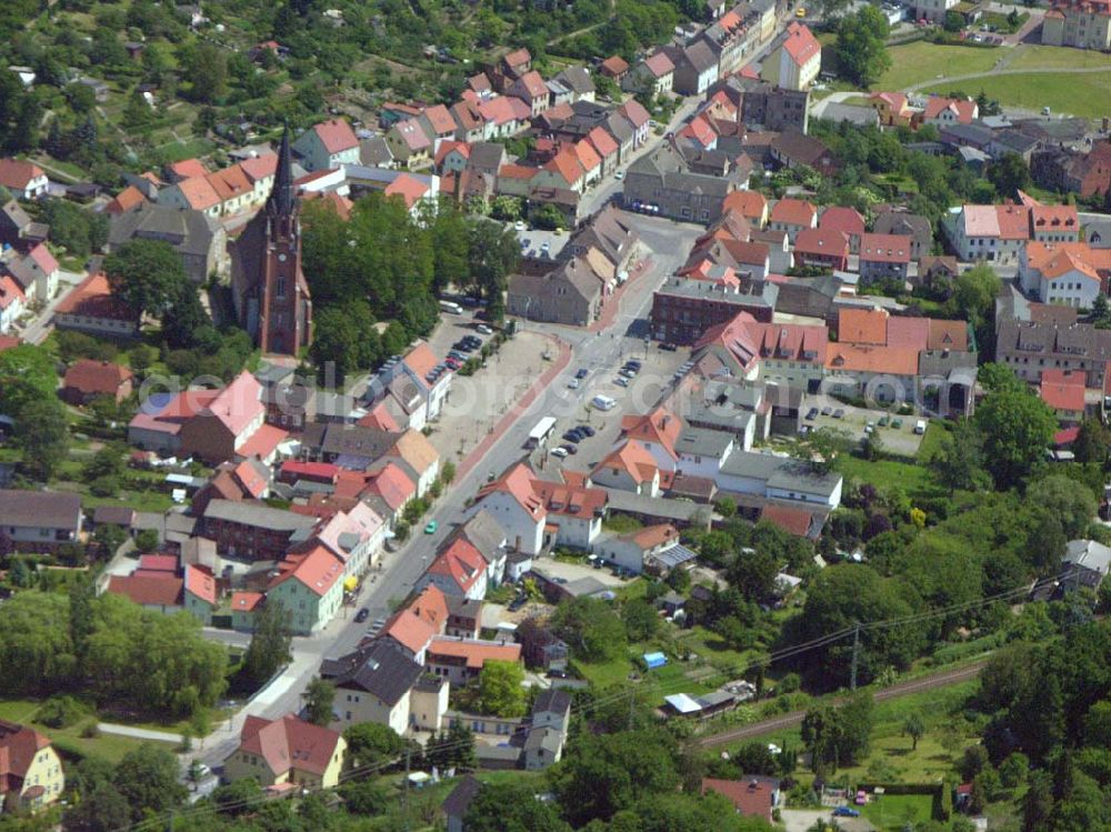 Aerial photograph Burg Stargard - Blick auf Burg Stargard. Burg Stargard umfasst mit den Ortsteilen Bargensdorf, Sabel, Quastenberg und Kreuzbruchhof eine Fläche von ca. 4.110 Hektar. Im Juni 2004 betrug die Einwohnerzahl der Stadt Burg Stargard 4.771 Einwohner.