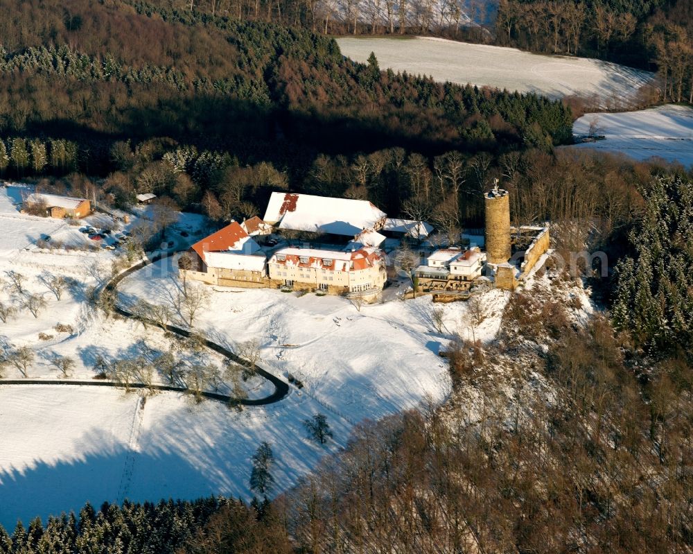 Aerial image Salach - Castle Staufeneck in Salach in the state of Baden-Wuerttemberg. The castle consists of ruins of a former high stronghold in the Fils Valley. The medieval castle consists of a castle keep and walls. The building next to it is a hotel and restaurant