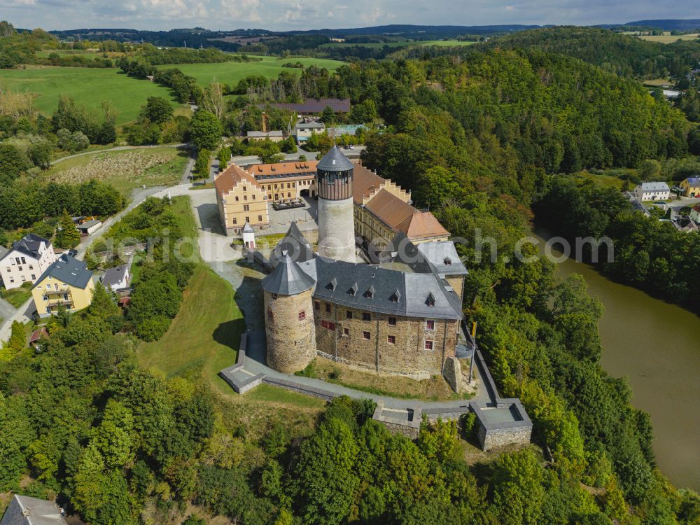 Aerial image Oelsnitz/Vogtl. - Voigtsberg Castle, later called Voigtsberg Palace, is a typical hilltop castle of the High Middle Ages, which was converted into a palace after being destroyed in the Thirty Years' War, in Oelsnitz/Vogtl. in the state of Saxony, Germany