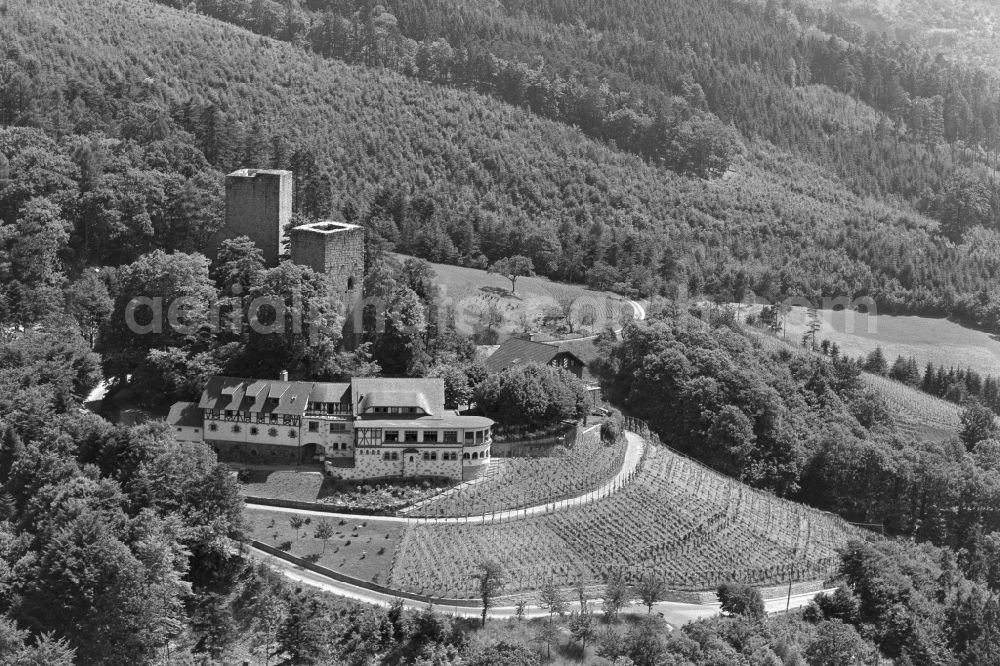 Aerial photograph Bühl - Castle of the fortress Windek Ruine and Hotel in Buehl in the state Baden-Wurttemberg, Germany