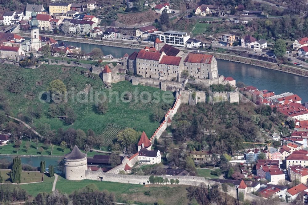 Burghausen from the bird's eye view: Castle of Burghausen in the state Bavaria