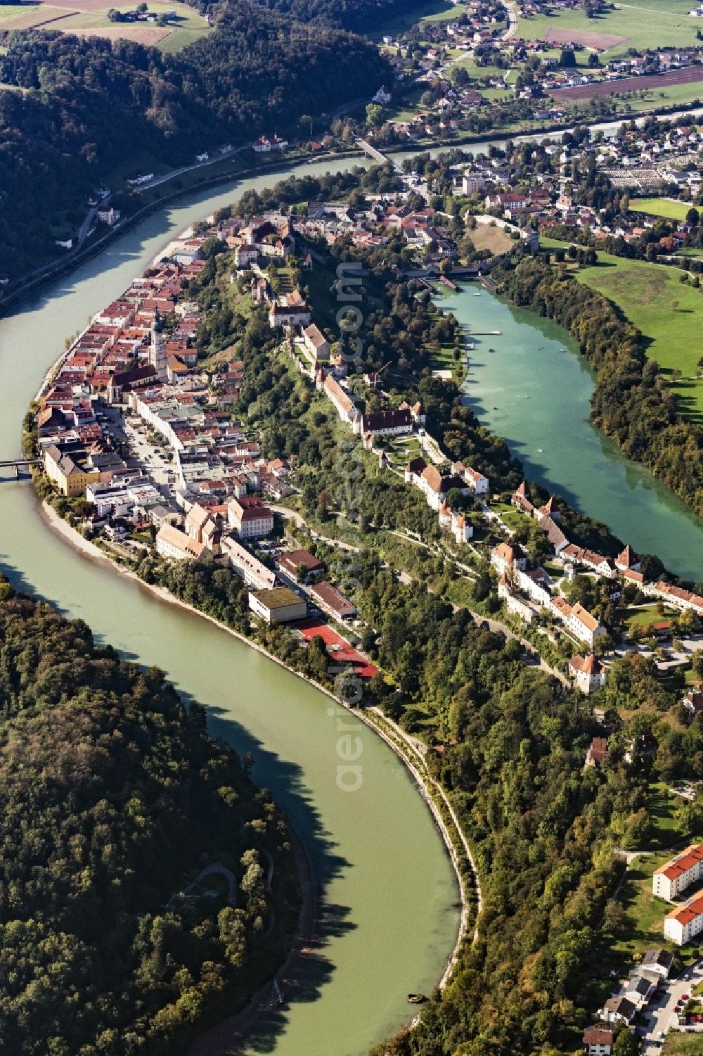 Burghausen from the bird's eye view: Castle of Burghausen in the state Bavaria