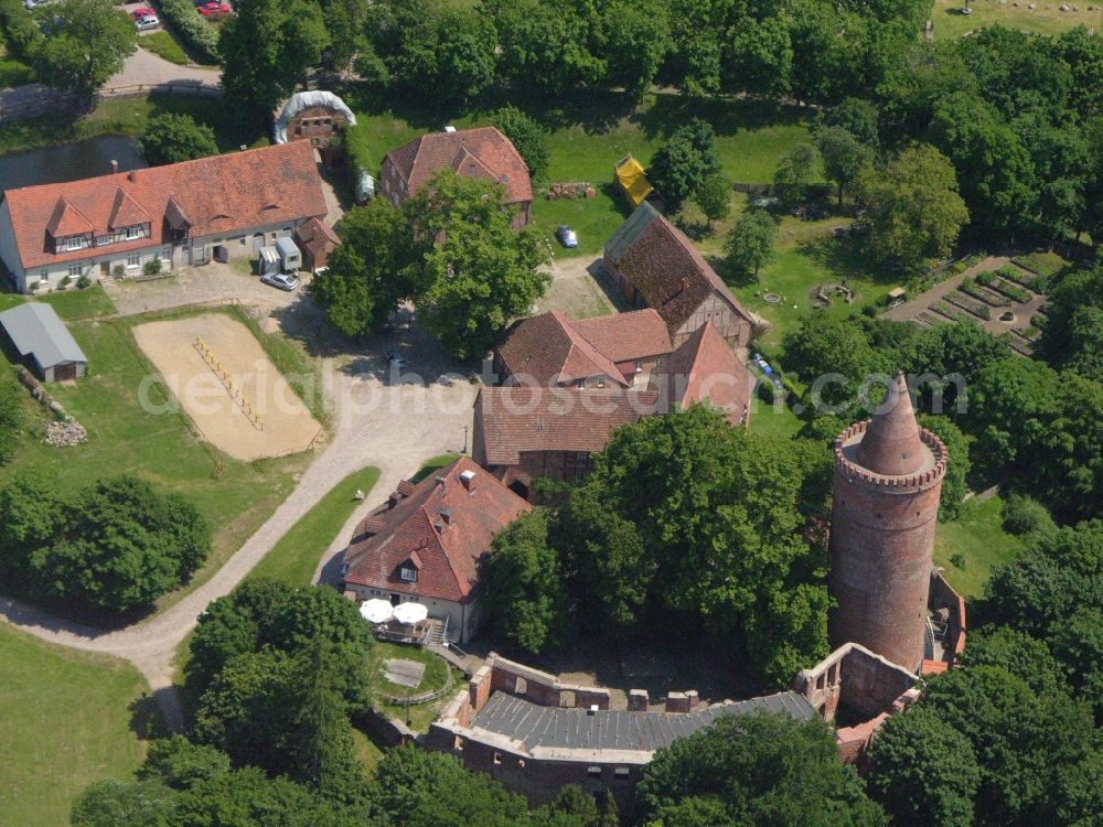 Aerial image Burg Stargard - Castle of the fortress Burg Stargard on Burgberg hill in Burg Stargard in the state of Mecklenburg - Western Pomerania. The premises consist of 11 buildings with the large castle keep