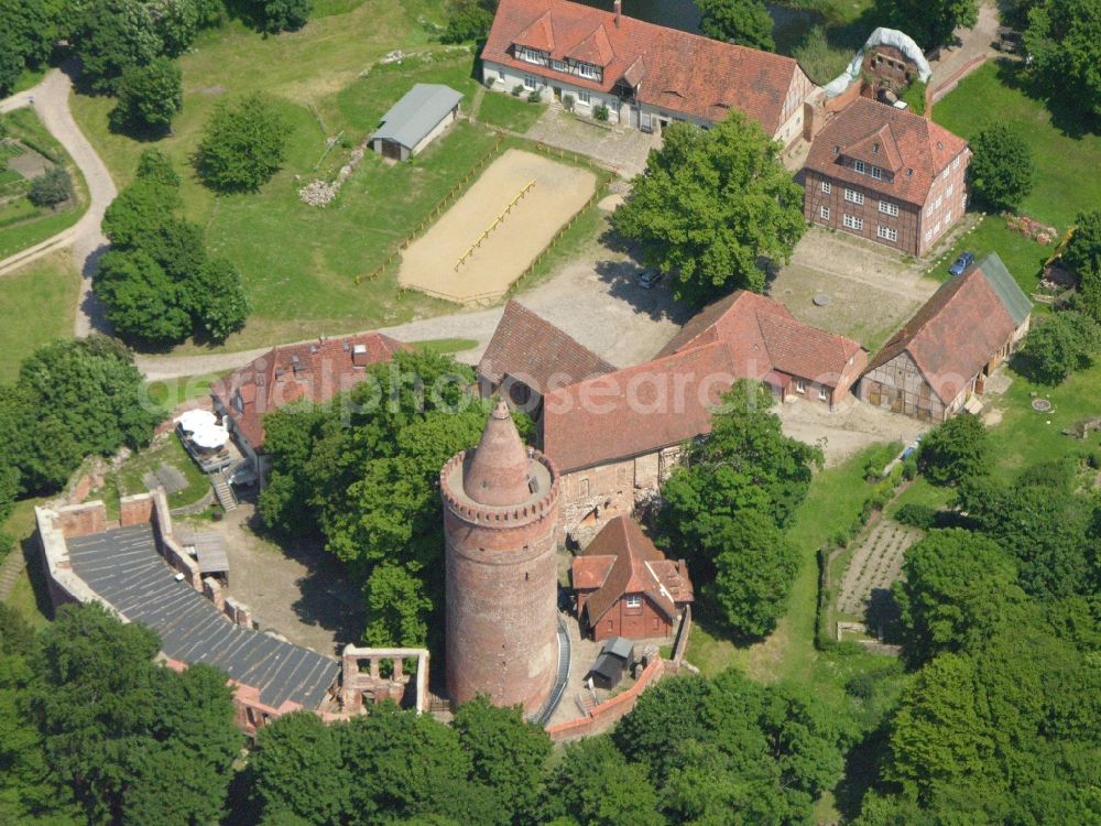 Burg Stargard from the bird's eye view: Castle of the fortress Burg Stargard on Burgberg hill in Burg Stargard in the state of Mecklenburg - Western Pomerania. The premises consist of 11 buildings with the large castle keep