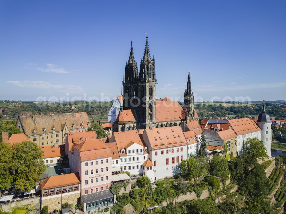 Meißen from above - Castle complex of Albrechtsburg Castle with the Bishopric Cathedral and Bishop's Castle on the Cathedral Square in Meissen in the federal state of Saxony