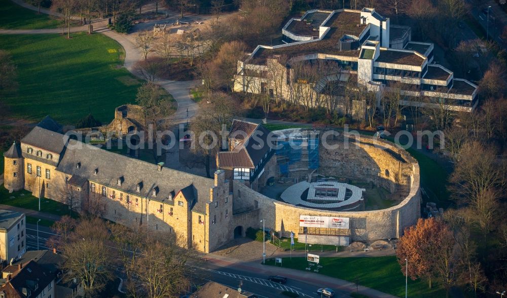 Mülheim an der Ruhr from the bird's eye view: Castle of Schloss Broich in Muelheim on the Ruhr in the state North Rhine-Westphalia