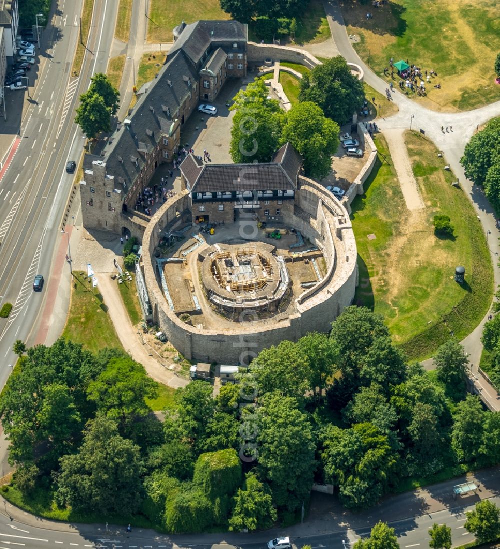 Aerial photograph Mülheim an der Ruhr - Construction site castle of Schloss Broich in Muelheim on the Ruhr in the state North Rhine-Westphalia