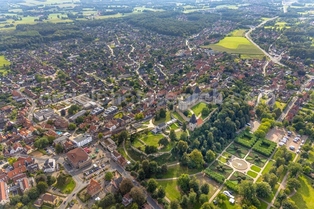 Bad Bentheim from the bird's eye view: Castle of Schloss Burg Bentheim on Schlossstrasse in Bad Bentheim in the state Lower Saxony, Germany