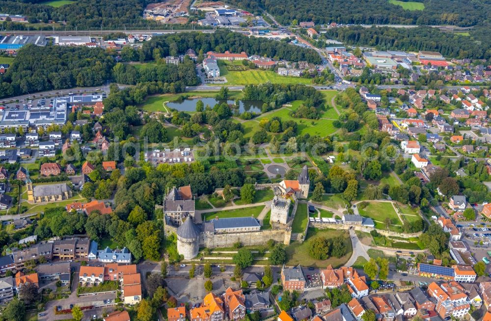 Aerial photograph Bad Bentheim - Castle of Schloss Burg Bentheim on Schlossstrasse in Bad Bentheim in the state Lower Saxony, Germany