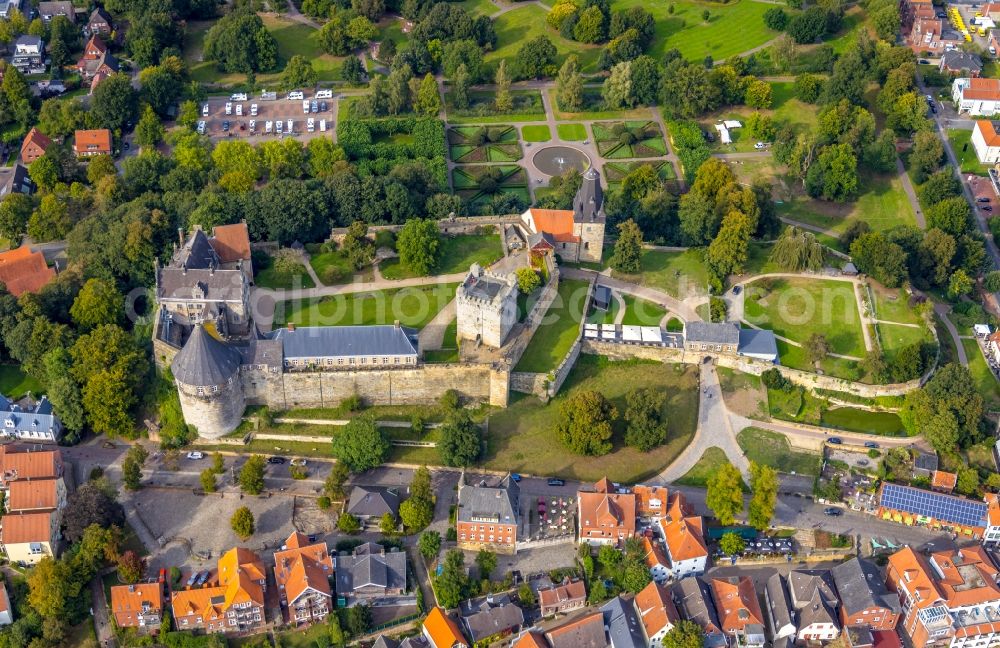 Bad Bentheim from the bird's eye view: Castle of Schloss Burg Bentheim on Schlossstrasse in Bad Bentheim in the state Lower Saxony, Germany