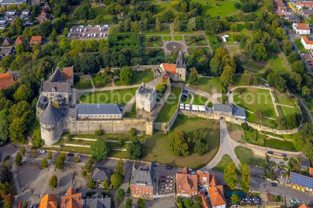 Aerial image Bad Bentheim - Castle of Schloss Burg Bentheim on Schlossstrasse in Bad Bentheim in the state Lower Saxony, Germany