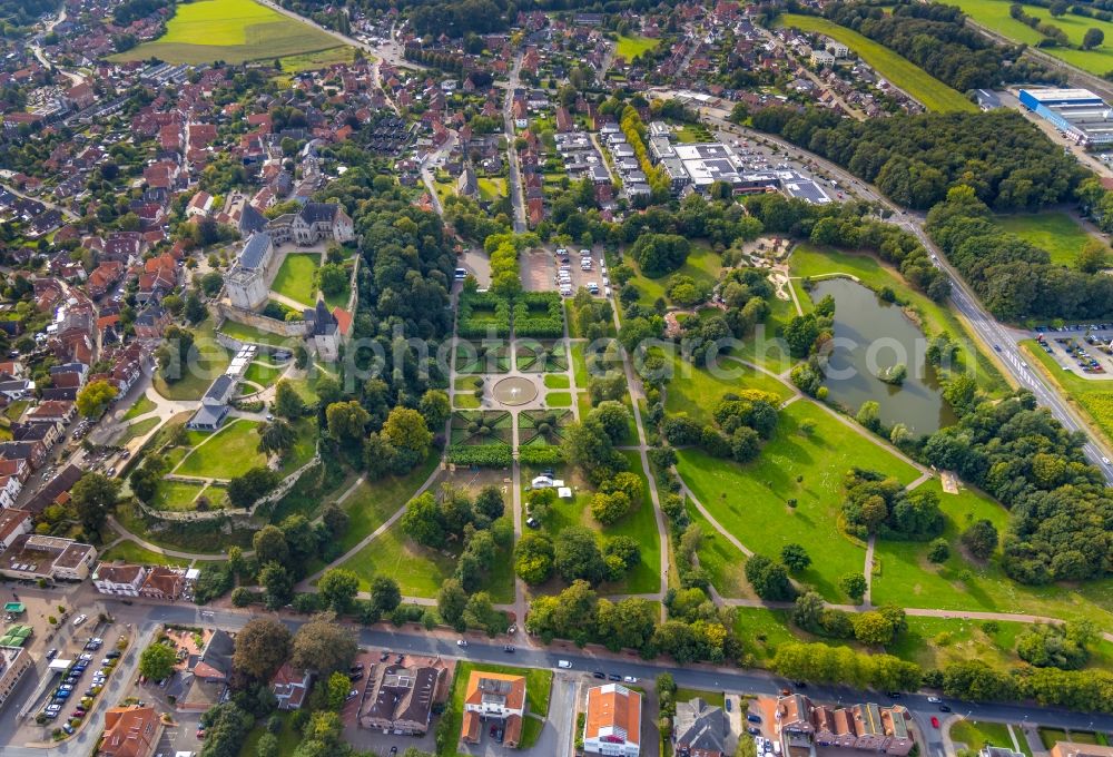 Bad Bentheim from the bird's eye view: Castle of Schloss Burg Bentheim on Schlossstrasse in Bad Bentheim in the state Lower Saxony, Germany