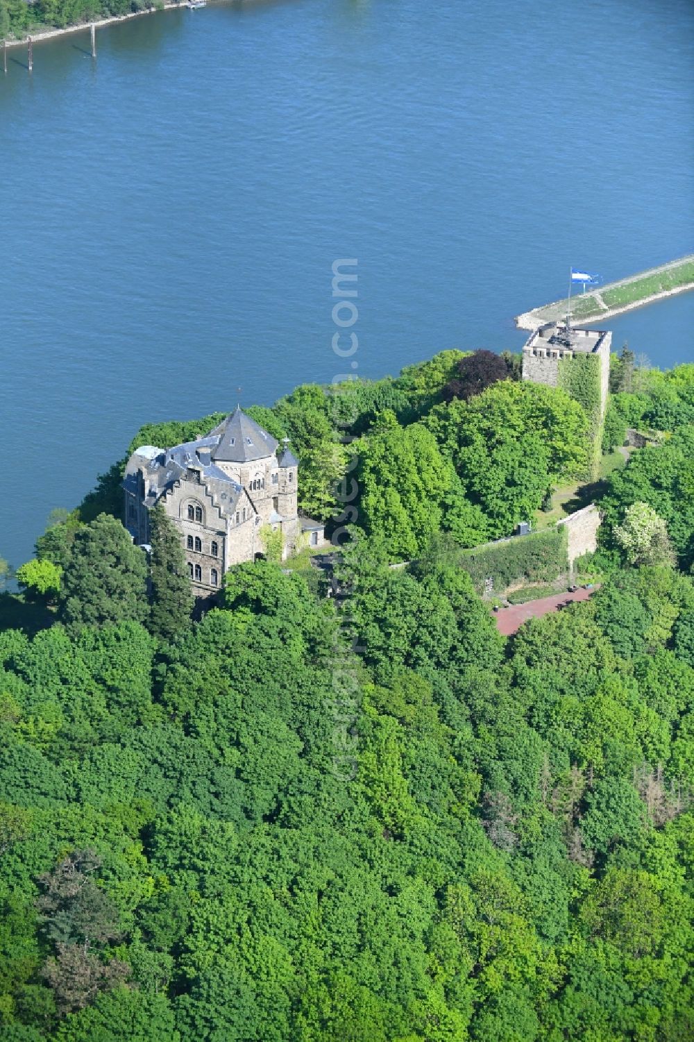 Aerial image Bad Breisig - Castle of Schloss Burg Rheineck on Burgweg in Bad Breisig in the state Rhineland-Palatinate, Germany