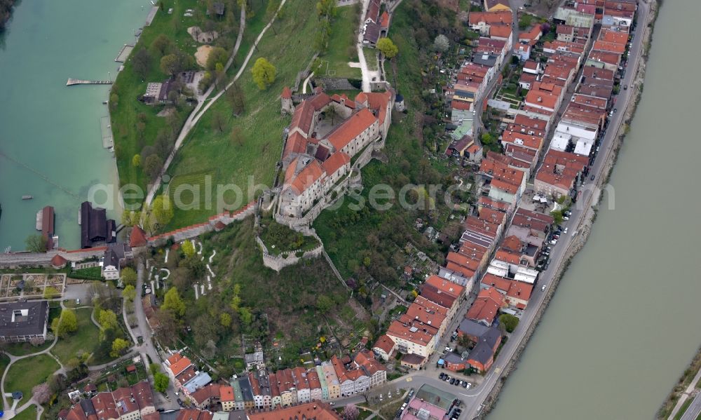 Burghausen from the bird's eye view: Castle of Schloss in Burghausen in the state Bavaria, Germany