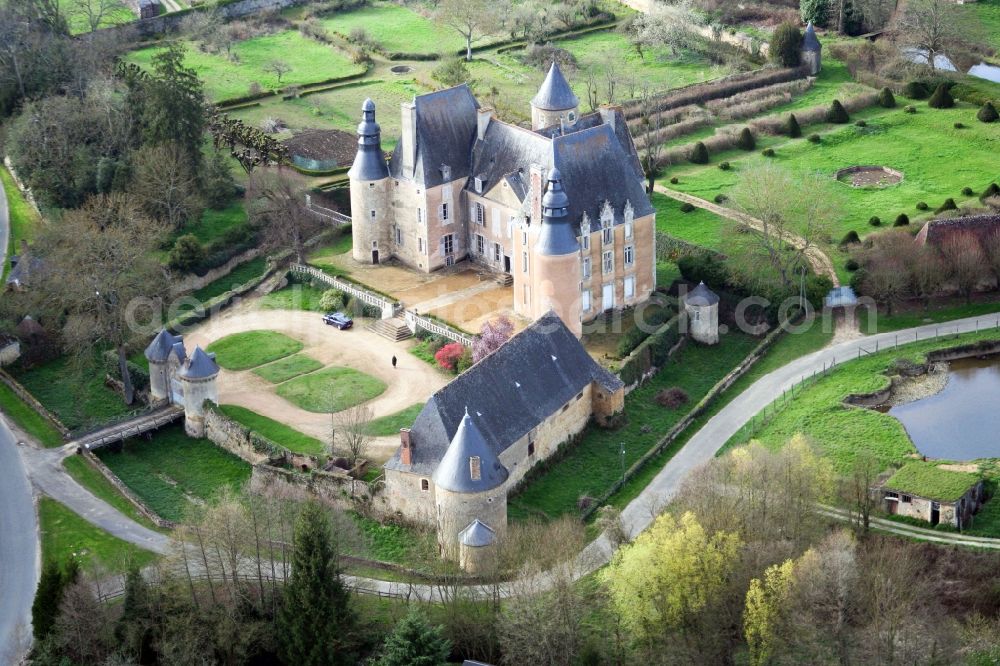 Semur-en-Vallon from the bird's eye view: Castle of Schloss Le Chateau de Semur-en-Vallon in Semur-en-Vallon in Pays de la Loire, France