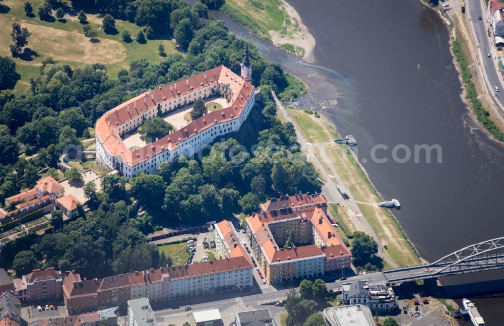 Aerial photograph Decin - Castle of on street Dlouha Jizda in Decin in Ustecky kraj - Aussiger Region, Czech Republic