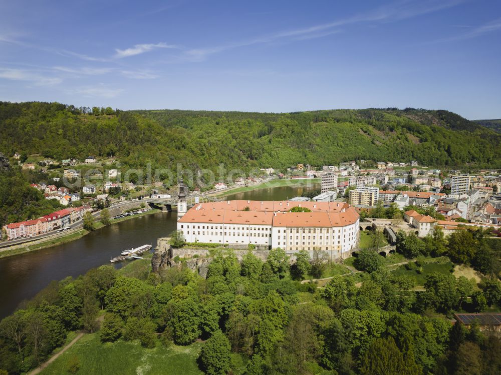 Decin from the bird's eye view: Castle of on street Dlouha Jizda in Decin in Ustecky kraj - Aussiger Region, Czech Republic