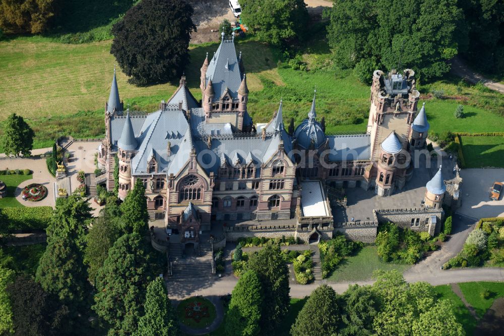 Aerial photograph Königswinter - Castle complex on the plateau Schloss Drachenburg on street Drachenfelsstrasse in Koenigswinter in the state North Rhine-Westphalia, Germany