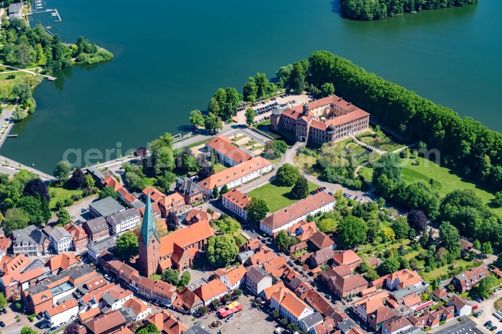 Aerial photograph Eutin - Castle of Schloss Eutin in Eutin in the state Schleswig-Holstein