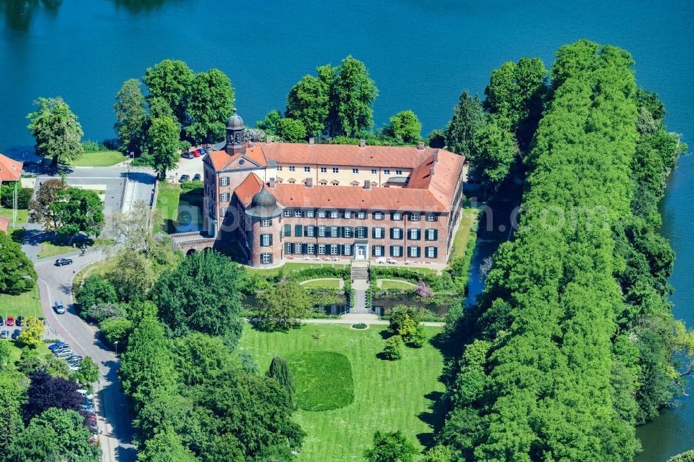 Eutin from the bird's eye view: Castle of Schloss Eutin in Eutin in the state Schleswig-Holstein