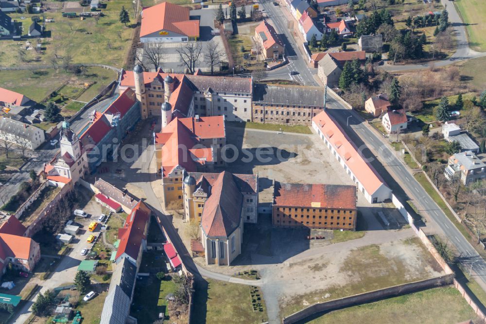 Aerial photograph Prettin - Castle complex of the castle and the memorial on the street An der Lichtenburg in Prettin in the federal state of Saxony-Anhalt, Germany