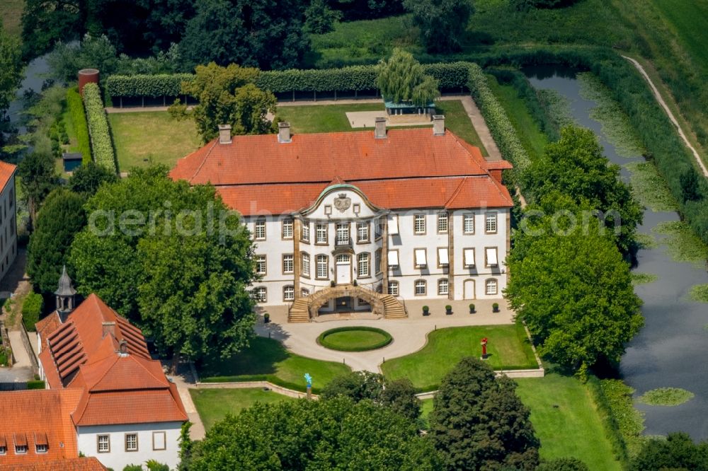 Harkotten from the bird's eye view: Castle of Schloss Harkotten in Harkotten in the state North Rhine-Westphalia, Germany