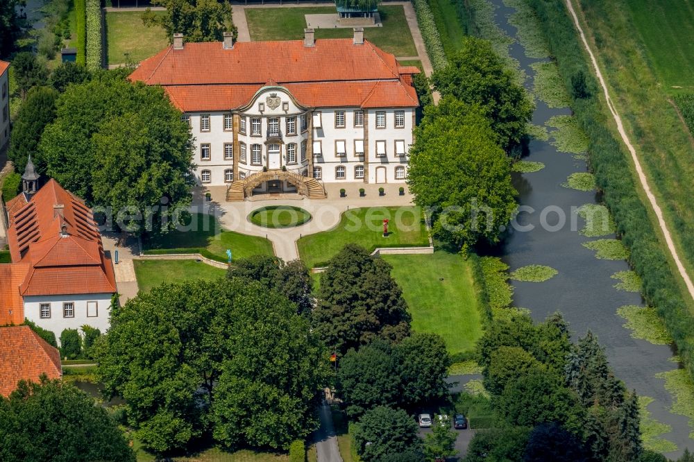 Aerial photograph Harkotten - Castle of Schloss Harkotten in Harkotten in the state North Rhine-Westphalia, Germany