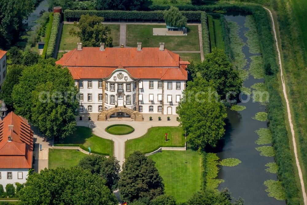 Harkotten from the bird's eye view: Castle of Schloss Harkotten in Harkotten in the state North Rhine-Westphalia, Germany