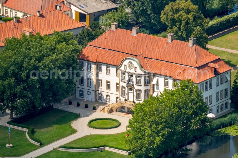 Harkotten from the bird's eye view: Castle of Schloss Harkotten in Harkotten in the state North Rhine-Westphalia, Germany