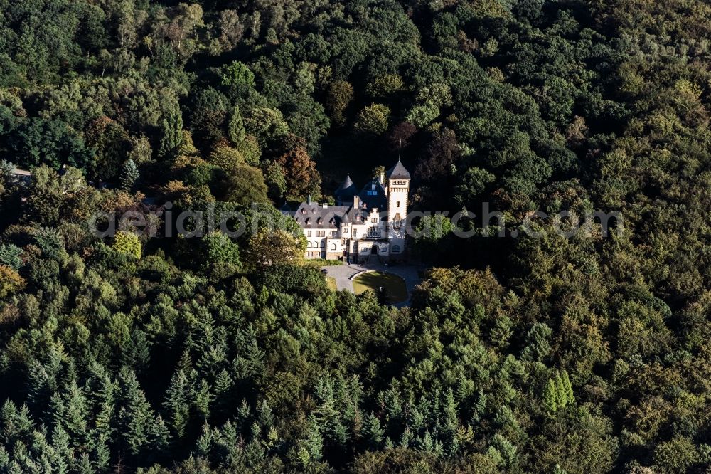 Duisburg from above - Country estate house Hartenfels in the middle of the forest in Duisburg in the state North Rhine-Westphalia