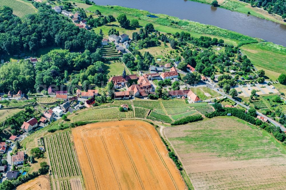 Aerial photograph Seusslitz - Castle of Heinrichsburg in Seusslitz in the state Saxony, Germany