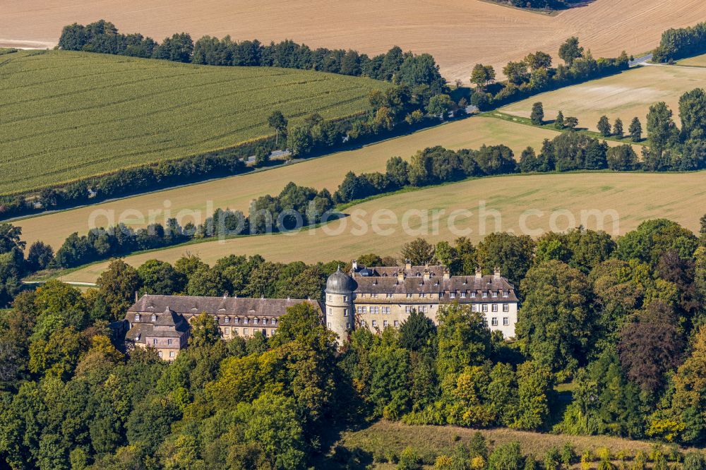 Hinnenburg from the bird's eye view: Castle of Schloss Hinnenburg in Hinnenburg in the state North Rhine-Westphalia, Germany