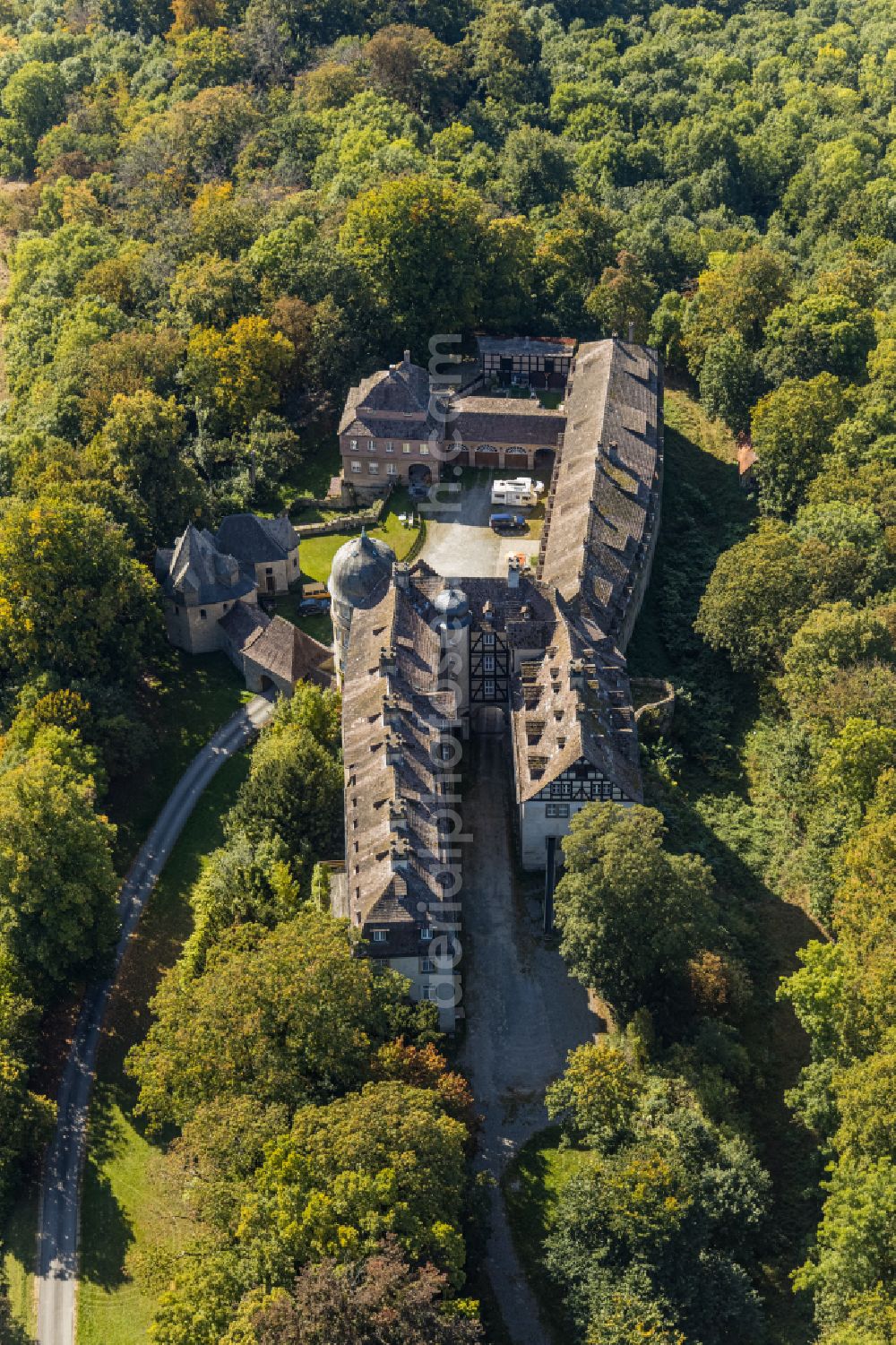 Aerial photograph Hinnenburg - Castle of Schloss Hinnenburg in Hinnenburg in the state North Rhine-Westphalia, Germany