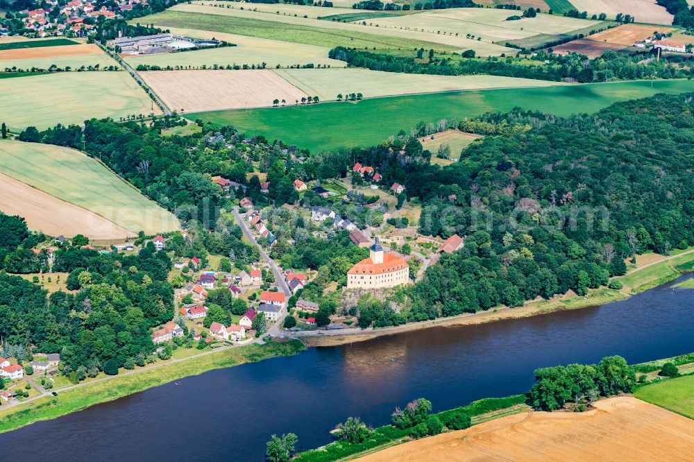 Aerial image Hirschstein - Castle of Schloss zu Hirschstein in the district Neuhirschstein in Hirschstein an der Elbe in the state Saxony, Germany