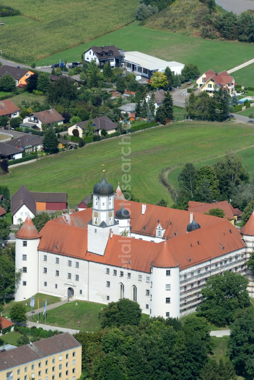 Höchstädt from the bird's eye view: Castle of Schloss Hochstaedt in Hoechstaedt in the state Bavaria