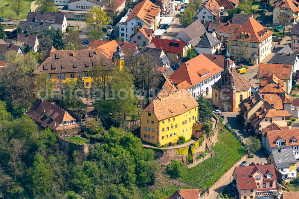 Mahlberg from the bird's eye view: Castle of Schloss in Innenstadtkern in Mahlberg in the state Baden-Wuerttemberg, Germany