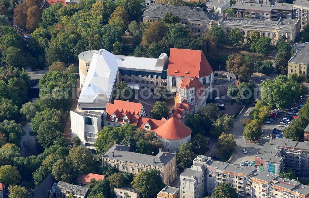 Aerial photograph Halle (Saale) - Castle of Schloss Kunstmuseum Moritzburg on Friedemann-Bach-Platz in the district Mitte in Halle (Saale) in the state Saxony-Anhalt