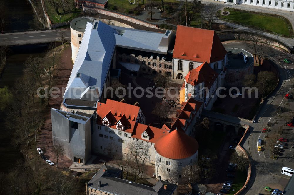 Halle (Saale) from the bird's eye view: Castle of Schloss Kunstmuseum Moritzburg on Friedemann-Bach-Platz in the district Mitte in Halle (Saale) in the state Saxony-Anhalt, Germany