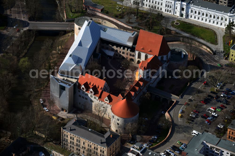 Aerial photograph Halle (Saale) - Castle of Schloss Kunstmuseum Moritzburg on Friedemann-Bach-Platz in the district Mitte in Halle (Saale) in the state Saxony-Anhalt, Germany