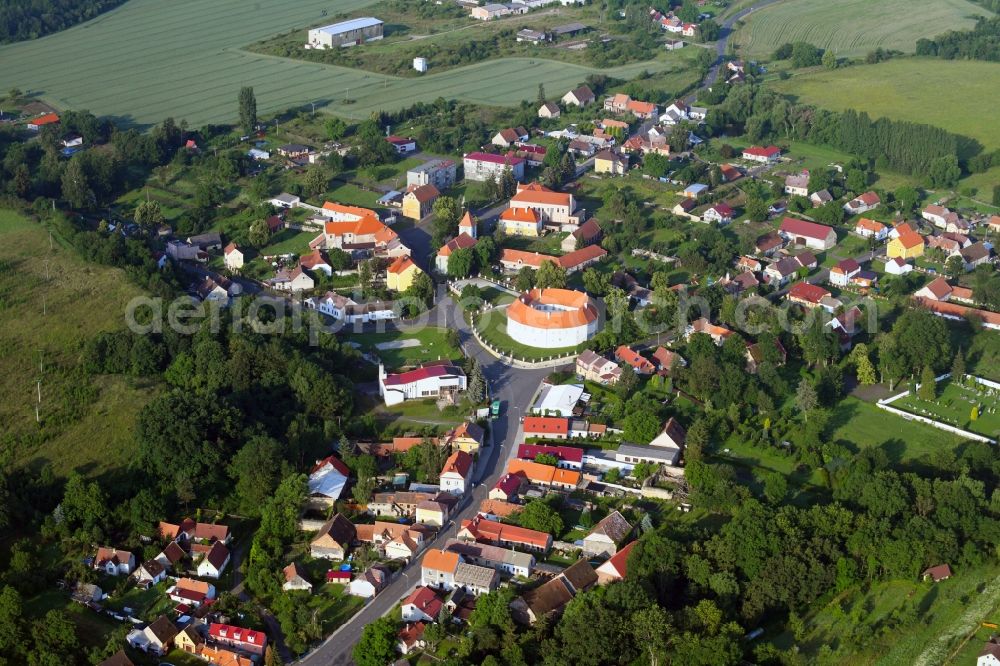 Nepomysl - Pomeisl from the bird's eye view: Castle of Schloss in Nepomysl - Pomeisl in Ustecky kraj - Aussiger Region, Czech Republic