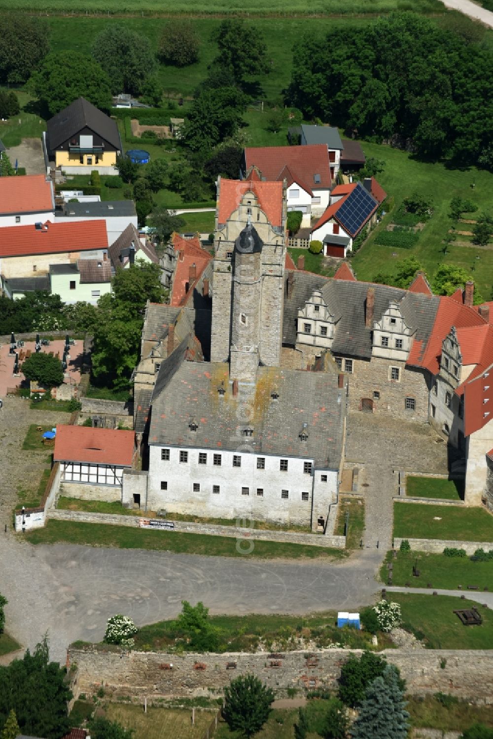 Plötzkau from the bird's eye view: Castle of Schloss Ploetzkau in Ploetzkau in the state Saxony-Anhalt