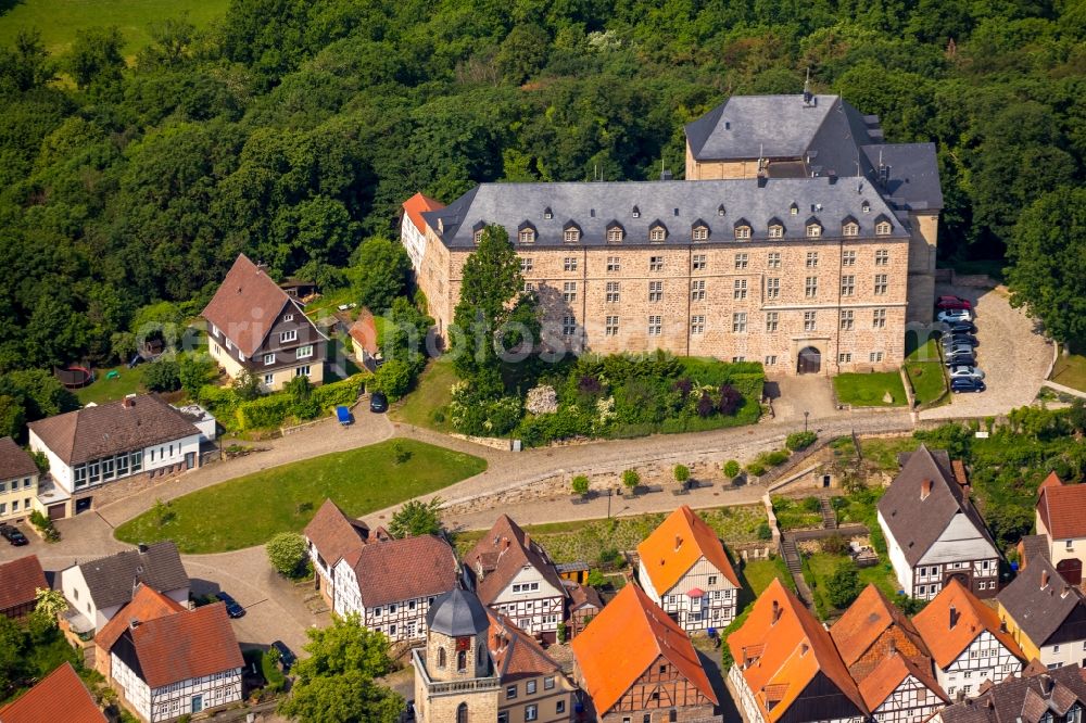 Aerial photograph Rhoden - Castle of Rhoden in the district Rhoden in Diemelstadt in the state Hesse, Germany