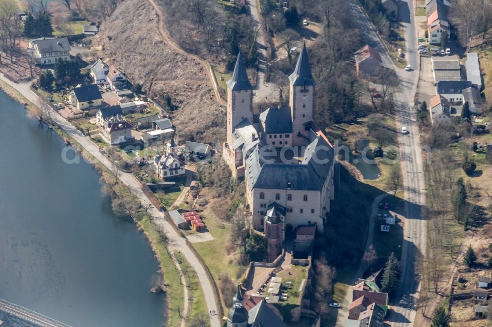 Rochlitz from the bird's eye view: Castle of am Ufer of Zwickauer Mulde in Rochlitz in the state Saxony, Germany