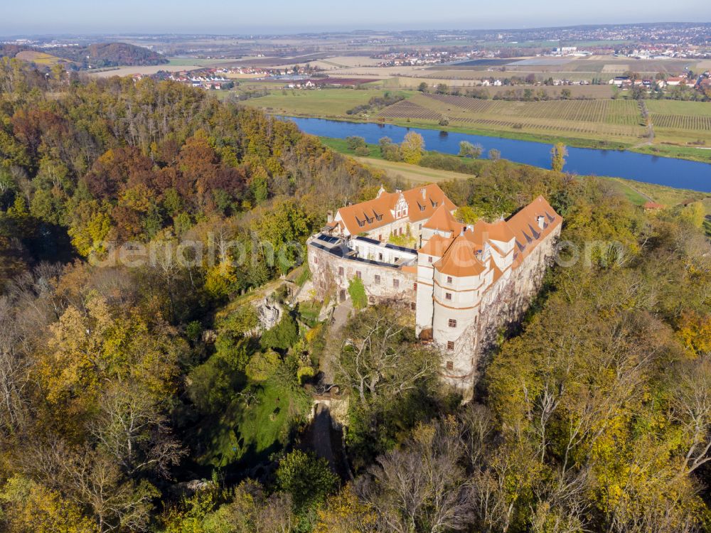 Klipphausen from the bird's eye view: Castle of Schloss Scharfenberg on Schlossweg in the district Scharfenberg in Klipphausen in the state Saxony, Germany