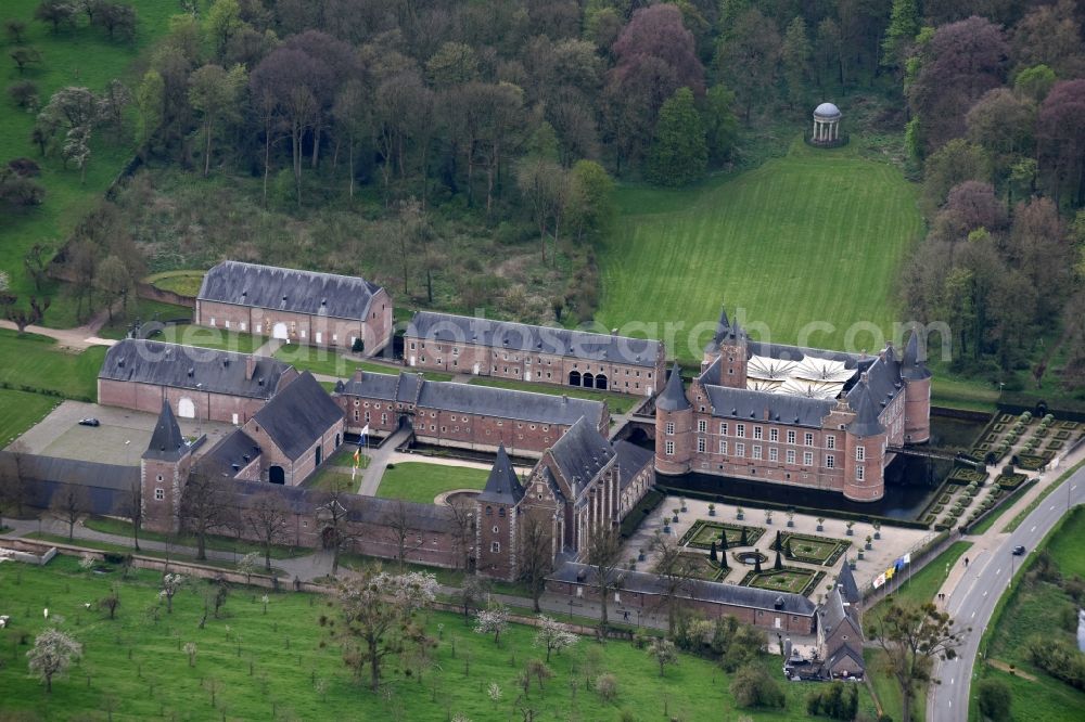 Aerial image Bilzen - Castle of Schloss Schloss Alden Biesen Kasteelstraat in Bilzen in Vlaan deren, Belgium