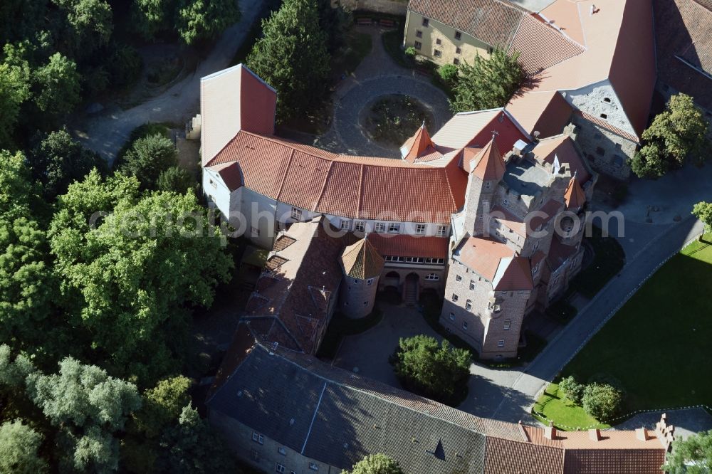 Aerial image Altenhausen - Castle of Schloss Schloss Altenhausen an der Schlossstrasse in Altenhausen in the state Saxony-Anhalt