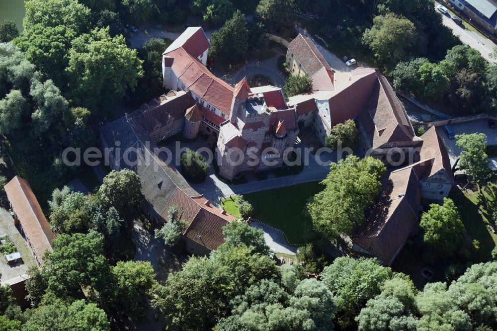 Altenhausen from above - Castle of Schloss Schloss Altenhausen an der Schlossstrasse in Altenhausen in the state Saxony-Anhalt