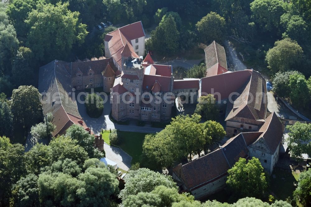 Aerial photograph Altenhausen - Castle of Schloss Schloss Altenhausen an der Schlossstrasse in Altenhausen in the state Saxony-Anhalt