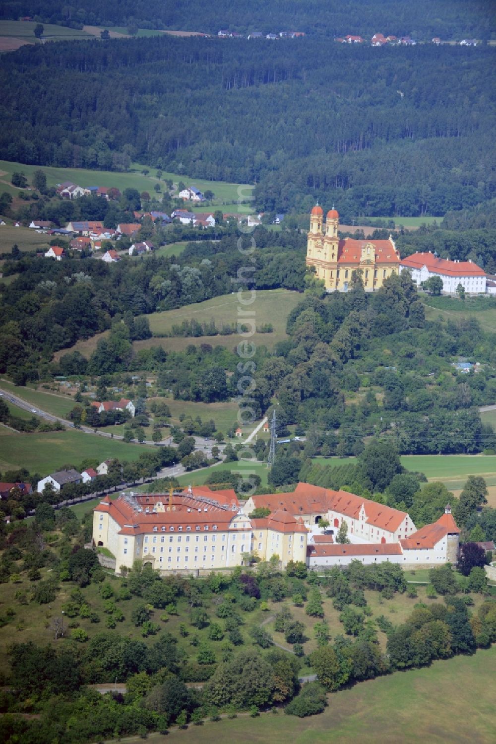 Aerial photograph Ellwangen (Jagst) - Castle of Schloss ob Ellwangen in Ellwangen (Jagst) in the state Baden-Wuerttemberg